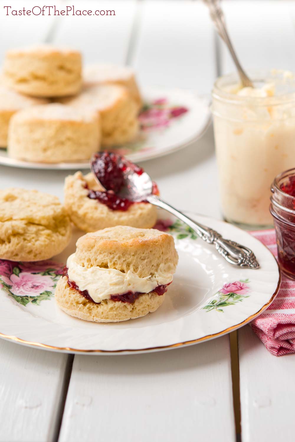 How to Put Together a British Style Cream Tea