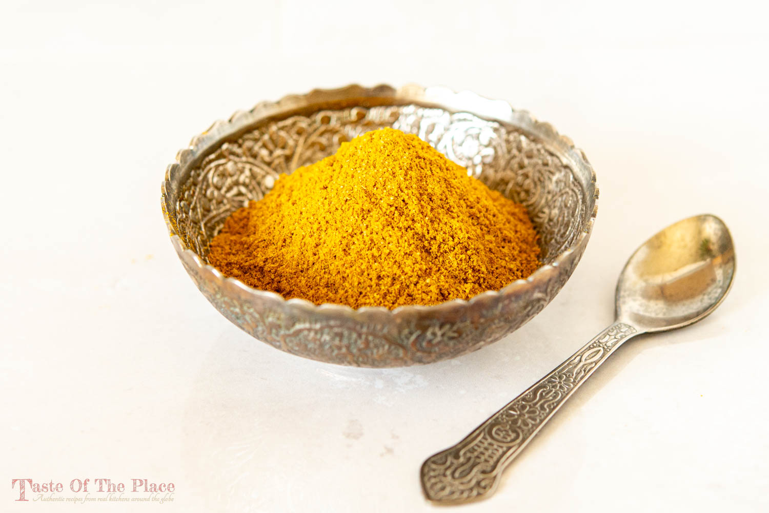 What Is Curry Powder – quick guide + recipe suggestions